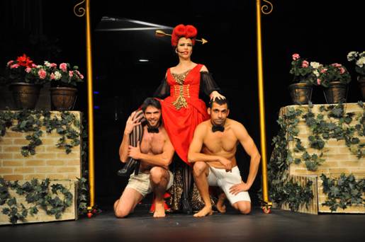 deniz-ugur-huysuz-tiyatro-oyunu